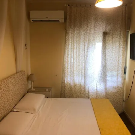 לינה וארוחת בוקר Xenia *