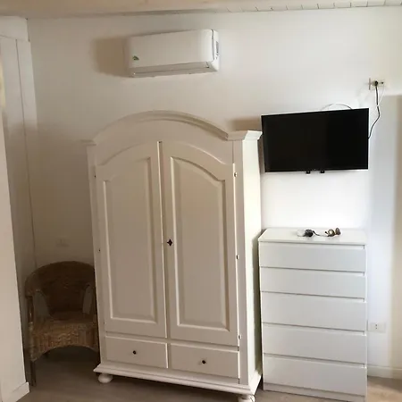 לינה וארוחת בוקר Xenia Mongiove